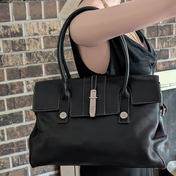 Michael Kors Black Leather Vintage Shoulder Bag - Picture 16 of 16